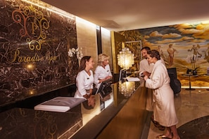 Couples treatment room(s), body treatments, aromatherapy