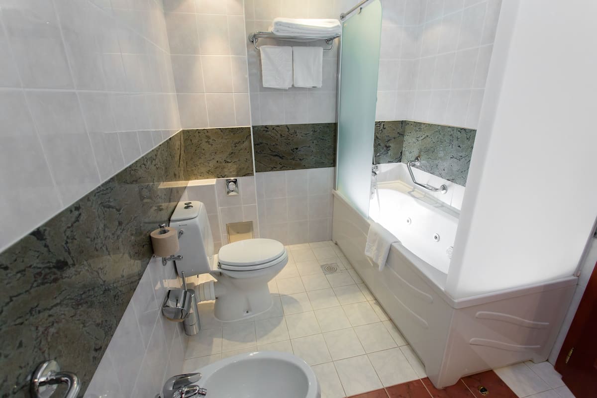 rainfall showerhead, free toiletries, hair dryer, bathrobes