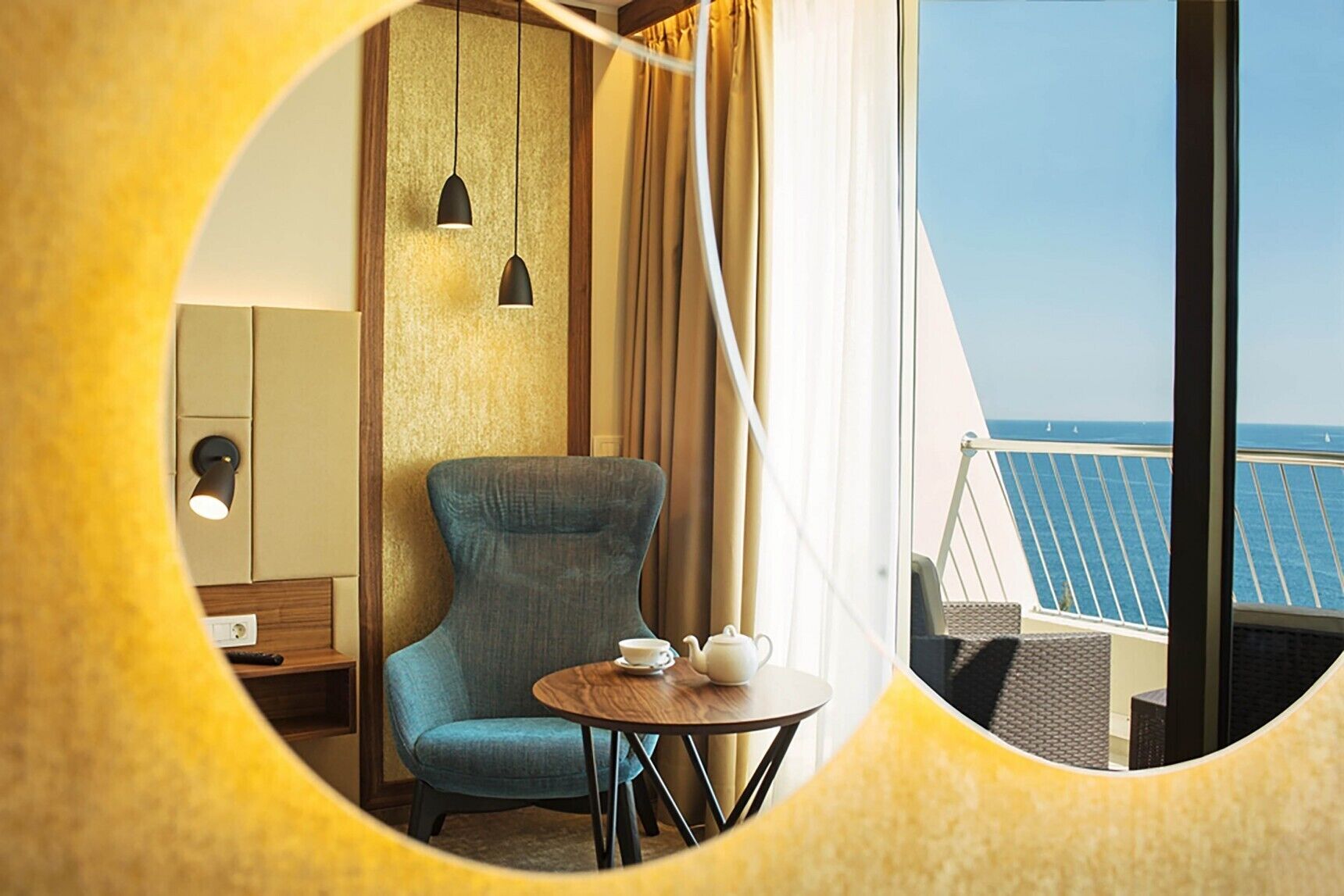 deluxe quadruple room, 1 bedroom | minibar, in-room safe, desk, blackout curtains