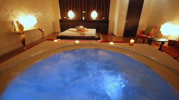 Bañera de hidromasaje interior