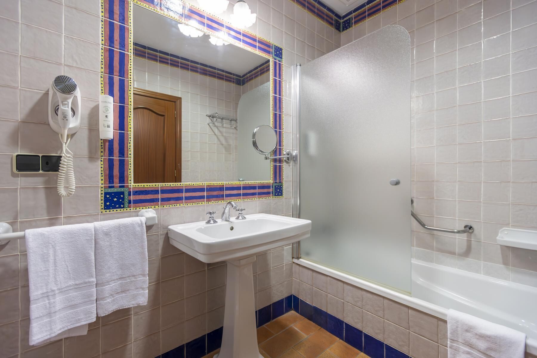 double room | 1 bedroom, hypo-allergenic bedding, minibar, in-room safe