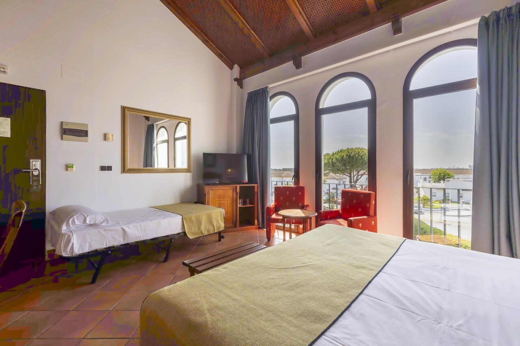 quadruple room | 1 bedroom, hypo-allergenic bedding, minibar, in-room safe