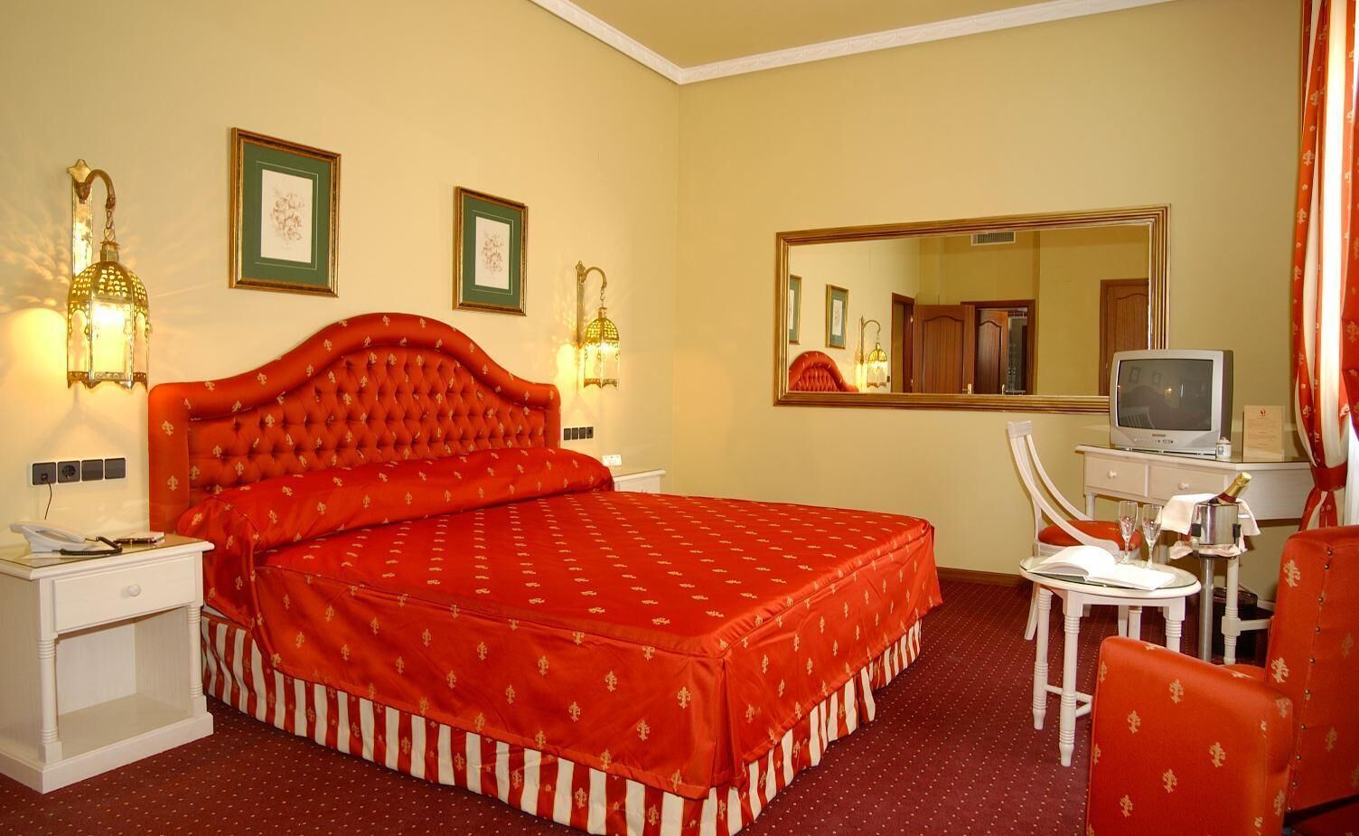Ropa de cama hipoalergénica y minibar 