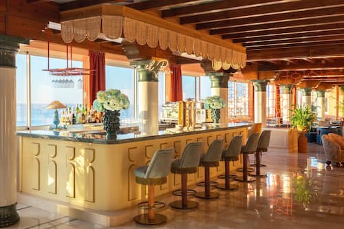 Bar (en la propiedad)