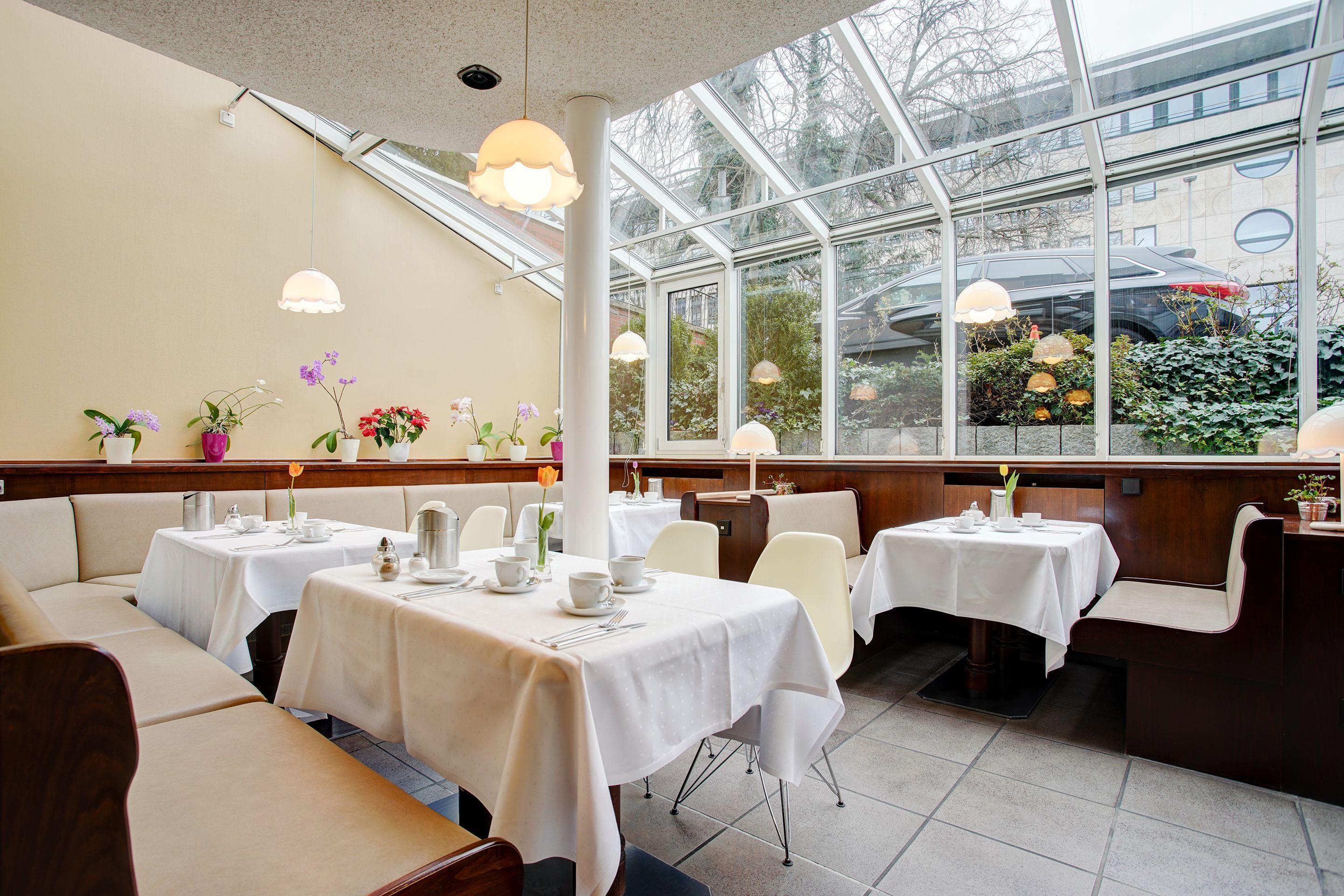 Buffet breakfast on weekends (EUR 13 per person)