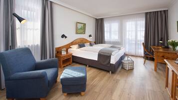 Kahden hengen comfort-huone | Allergiatestatut vuodevaatteet, minibaari, tallelokero huoneessa