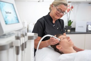 Body treatments, hydrotherapy, hot stone massages, body wraps