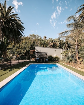 Outdoor pool - Seafront Hotel Kangaroo Island (Penneshaw)
