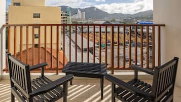 Superior City View - Breakfast | Balcony view