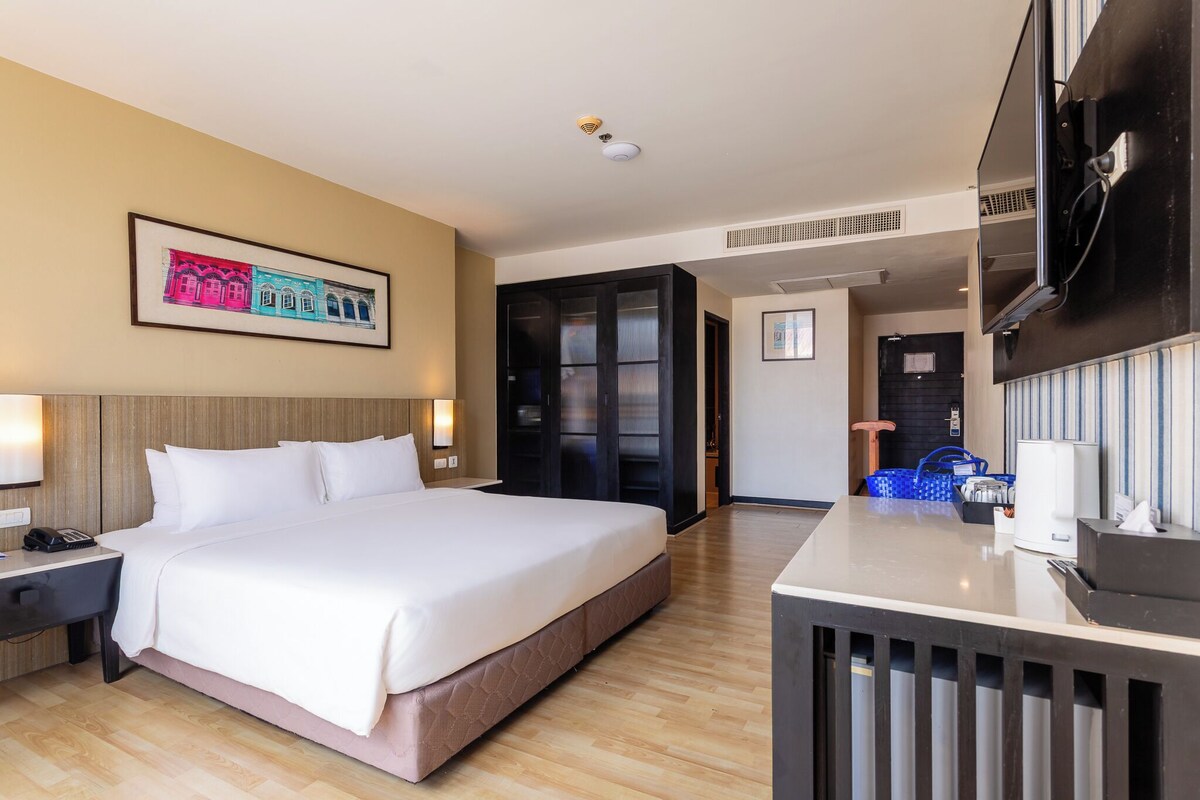 ห้องแฟมิลี่ | เครื่องนอนระดับพรีเมียม, ตู้นิรภัยในห้องพัก, โต๊ะทำงาน, ผ้าม่านกันแสง