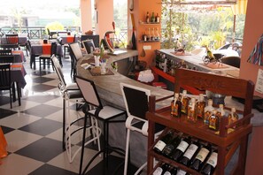 酒吧(店内)