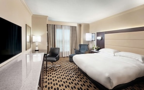 In-room safe, desk, iron/ironing board, free cots/infant beds - Hilton Columbia Center (Columbia)