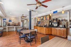 Free daily buffet breakfast - Best Western Wakulla Inn & Suites (Crawfordville)