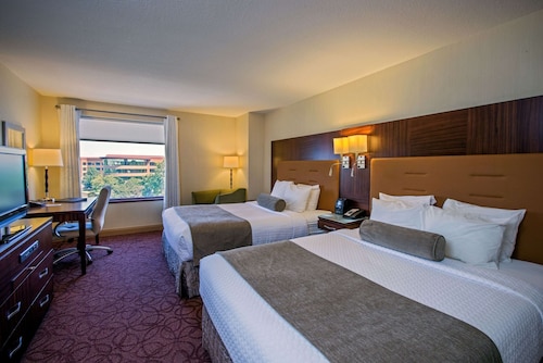 Sonesta Milwaukee West Wauwatosa