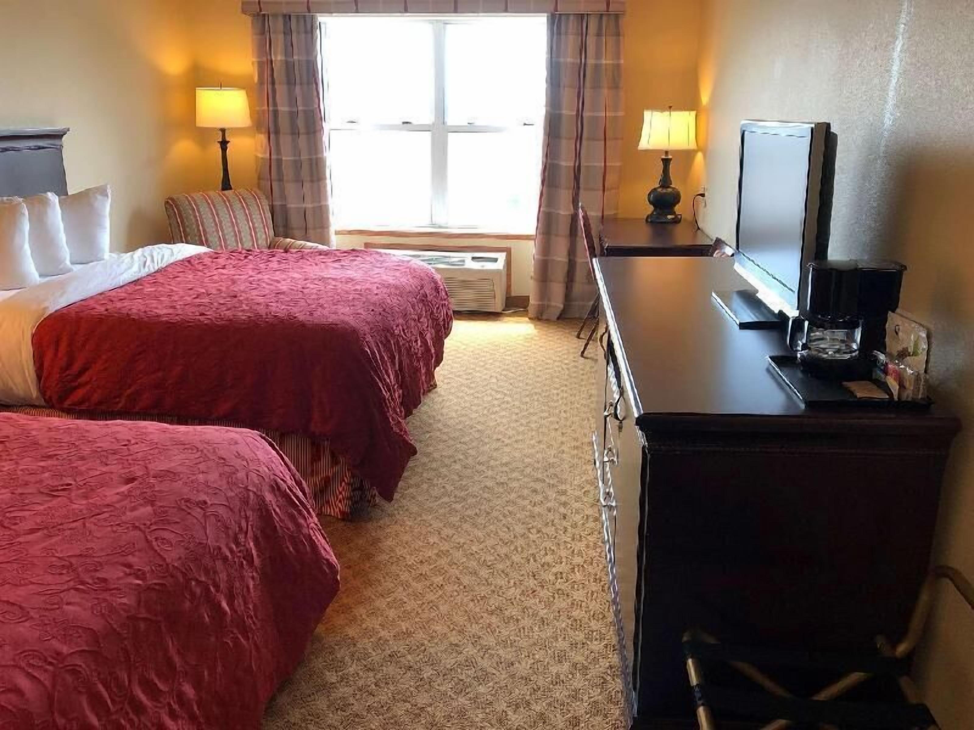 Down comforters, in-room safe, desk, laptop workspace