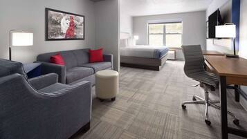 Studio Suite, 1 King Bed, Non Smoking | Down duvets, in-room safe, desk, laptop workspace