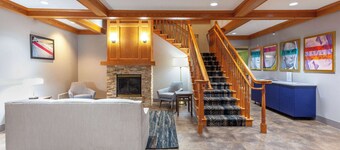 อเมริกินน์ บายวินด์แฮม ไอรอน เมาน์เทน