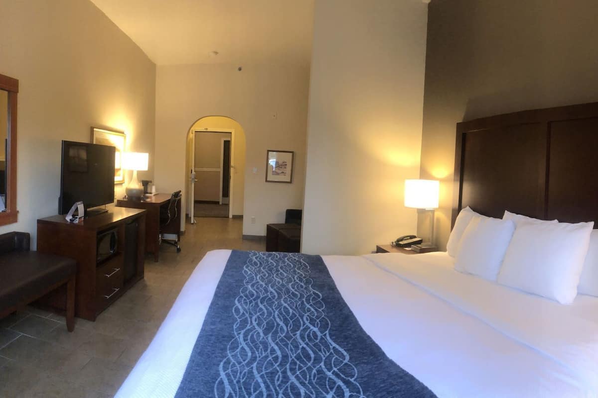 In-room safe, desk, blackout drapes, soundproofing