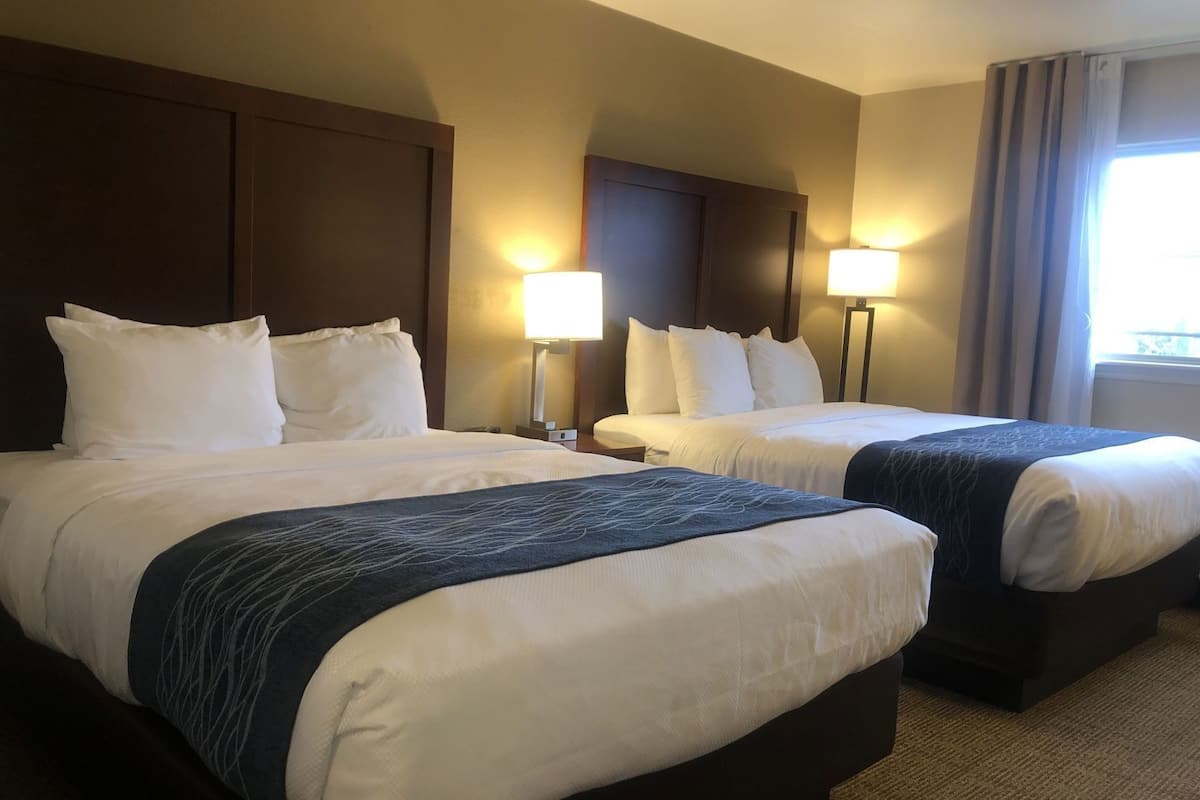 In-room safe, desk, blackout drapes, soundproofing