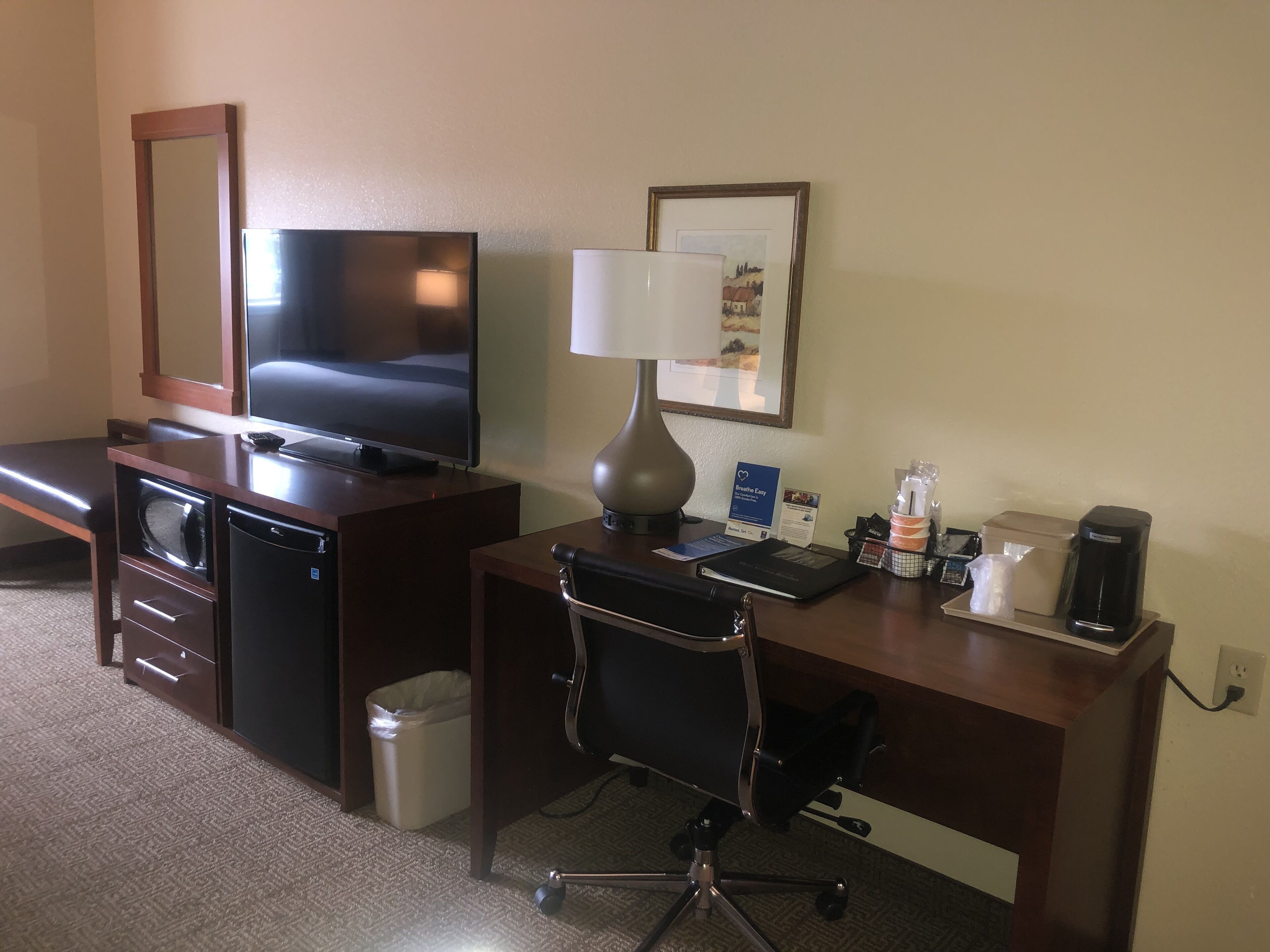 suite, 1 bedroom, non smoking | in-room safe, desk, blackout curtains, soundproofing