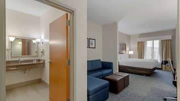 Room, 1 King Bed, Accessible, Non Smoking | Premium bedding, pillowtop beds, in-room safe, blackout drapes