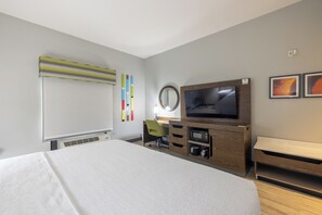 Down duvets, in-room safe, soundproofing, iron/ironing board - Hampton Inn Dade City - Zephyrhills (Dade City)