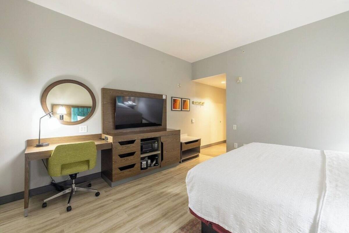 Down comforters, in-room safe, soundproofing, iron/ironing board