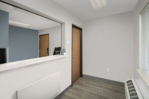 Lobby - WoodSpring Suites Murfreesboro (Murfreesboro)