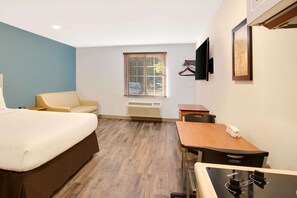 Schreibtisch, Bügeleisen/Bügelbrett, kostenloses WLAN, Bettwäsche