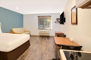 Desk, iron/ironing board, free WiFi, bed sheets