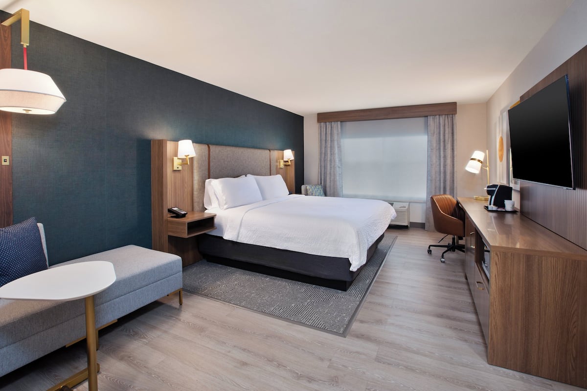 in-room safe, individually furnished, desk, laptop workspace