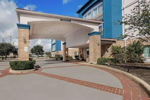 Exterior - Garner Hotel Houston - Westchase by IHG (Houston)