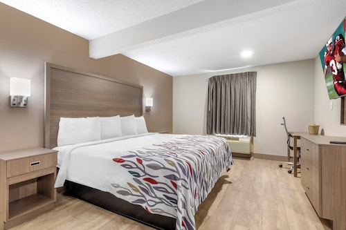 Red Roof Inn & Suites Newport News