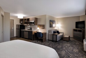Studio Suite, 1 King Bed with Sofa bed | Egyptian cotton sheets, premium bedding, down comforters, pillowtop beds