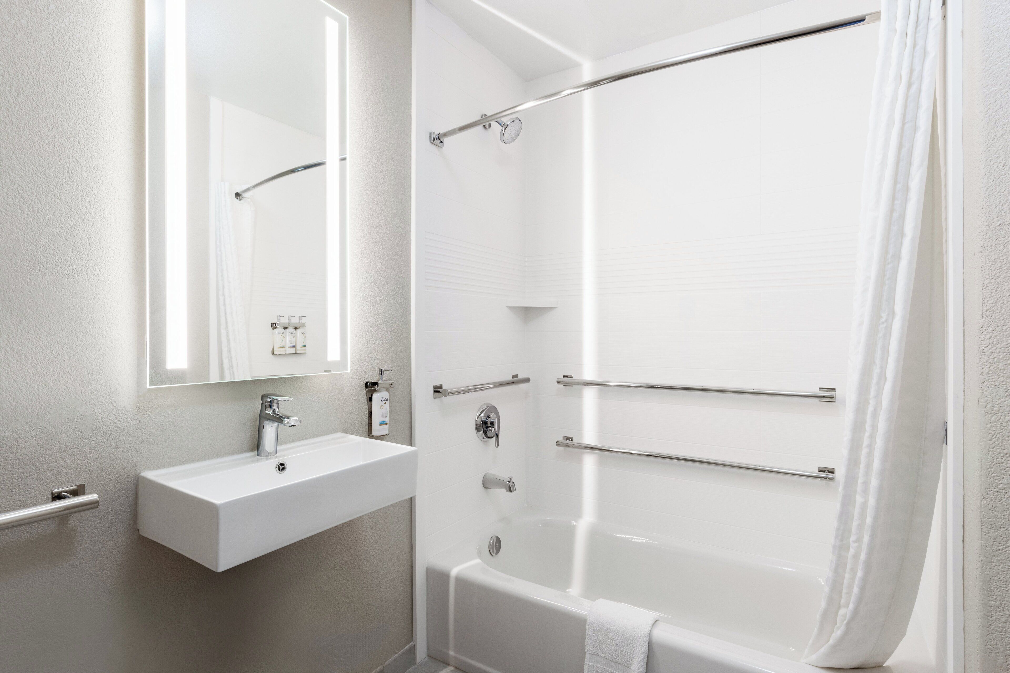 1 bedroom, premium bedding, in-room safe, desk