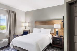 Premium bedding, desk, laptop workspace, iron/ironing board - Candlewood Suites Yuma by IHG (Yuma)