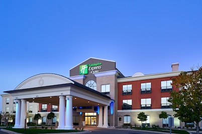 Holiday Inn Express Hotel & Suites Airport Dieppe by IHG