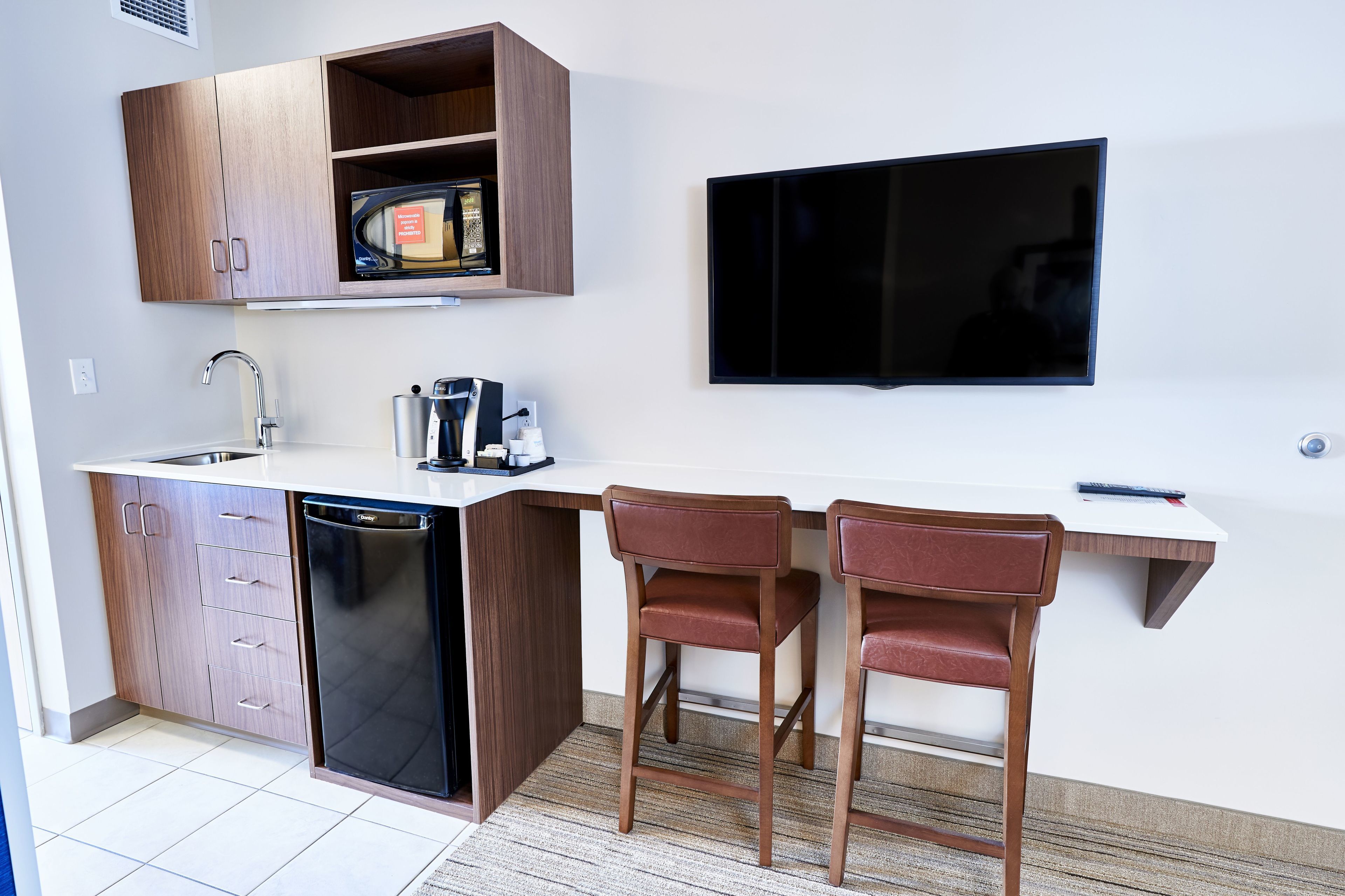 in-room safe, desk, soundproofing, iron/ironing board