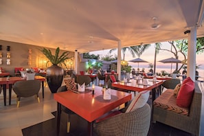 Breakfast, lunch, dinner served; Thai cuisine, beach views