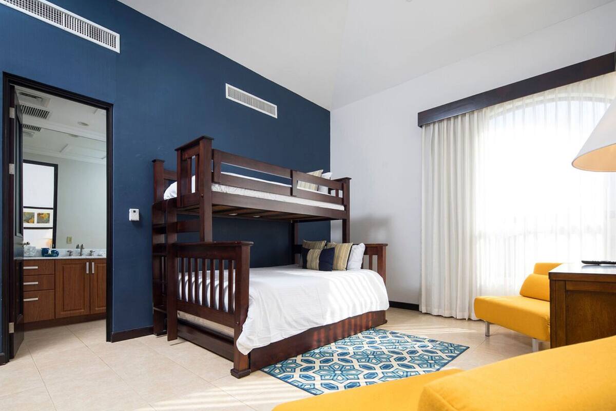 Condominium 3 bedroom Ocean View | Down duvets, pillow-top beds, in-room safe, individually decorated