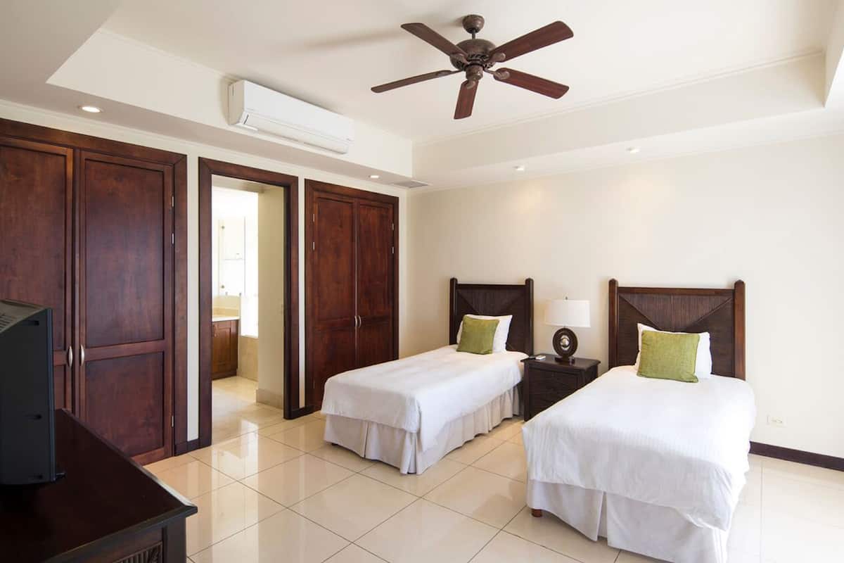 Premium Condominium 3 bedroom Ocean View