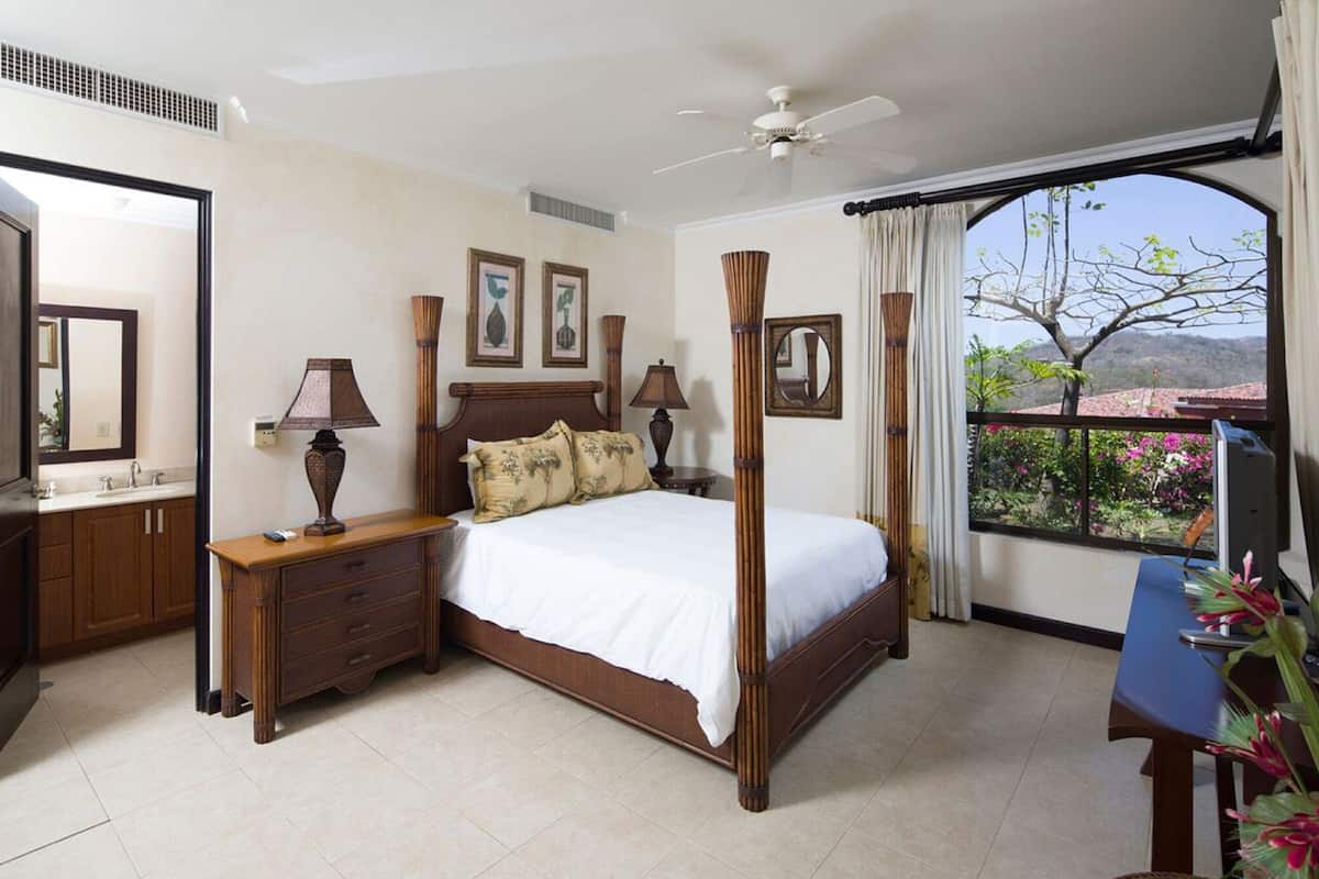 Condominium 4 bedroom ocean view 