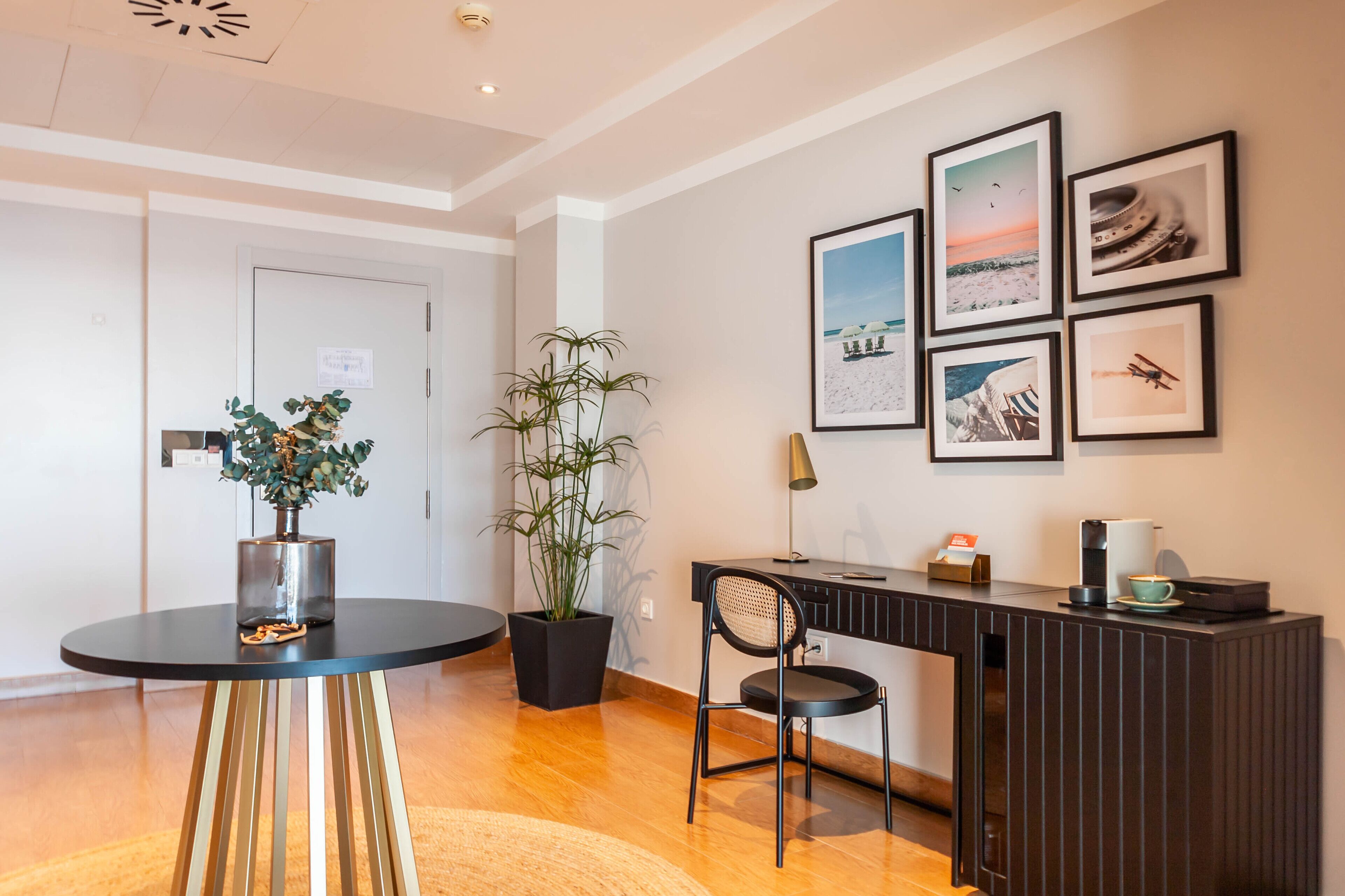 suite | 1 bedroom, premium bedding, minibar, in-room safe