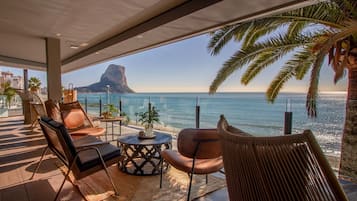 2 restaurants, breakfast, lunch, dinner served; Mediterranean cuisine