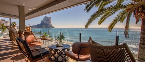 2 restaurants, breakfast, lunch, dinner served; Mediterranean cuisine