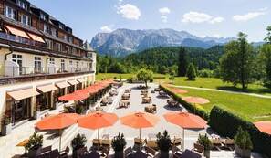 Resort view - Schloss Elmau Luxury Spa Retreat & Cultural Hideaway (Kruen)