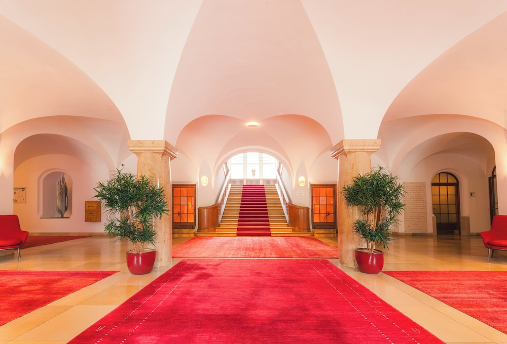 Schloss Elmau by null