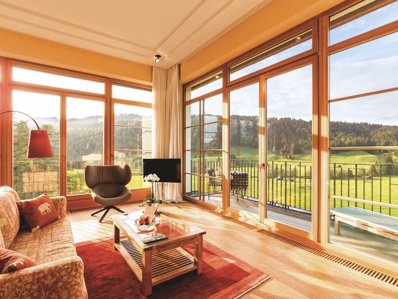 Tower Suite (Retreat) | Desk, laptop workspace, free WiFi