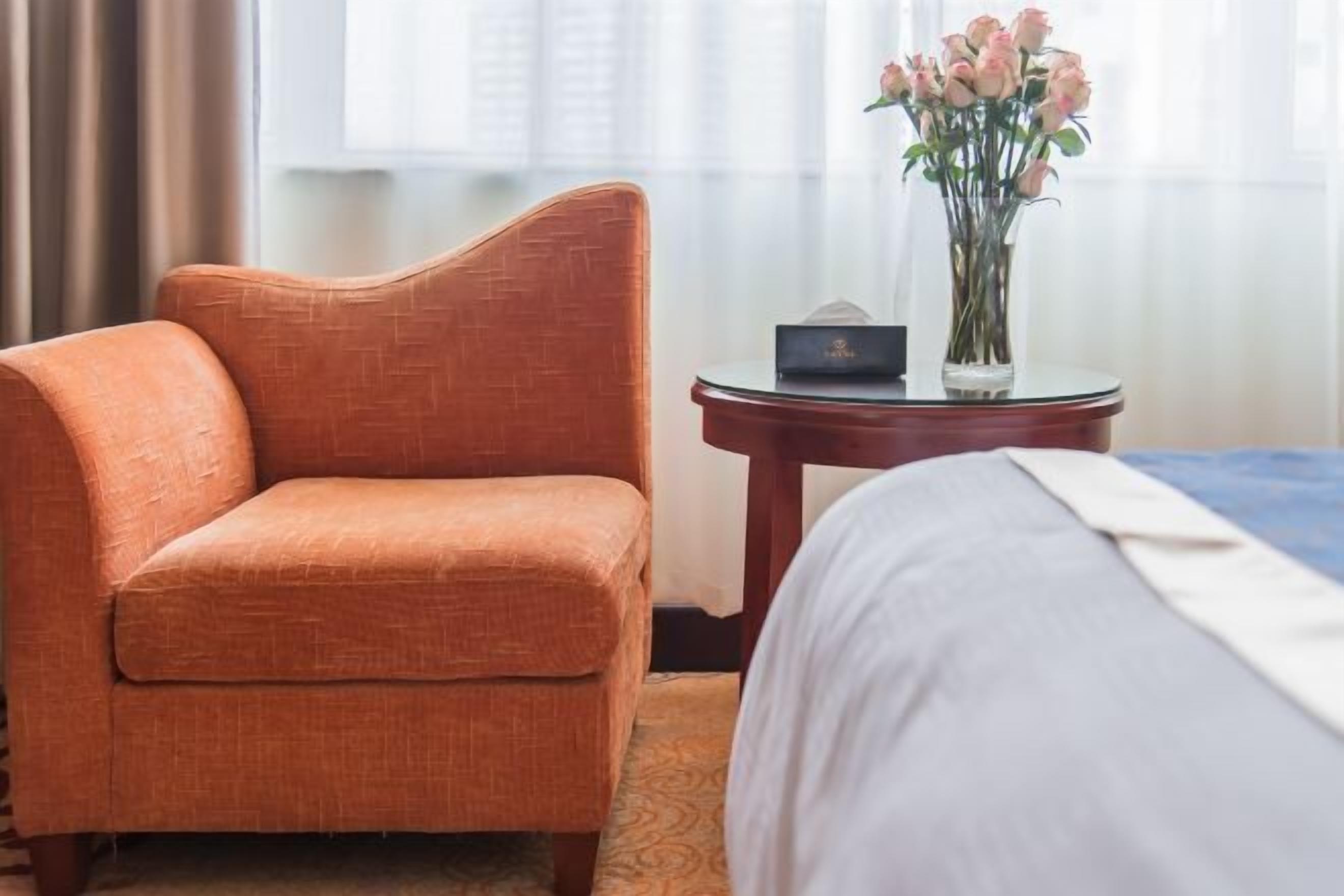 迷你吧、房內夾萬、鬧鐘