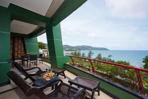 Minibar, in-room safe, desk, iron/ironing board - The Aspasia Phuket (Karon)